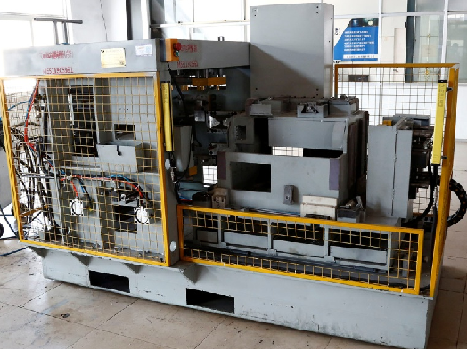 海爾冰箱塑料沖孔專機(jī)